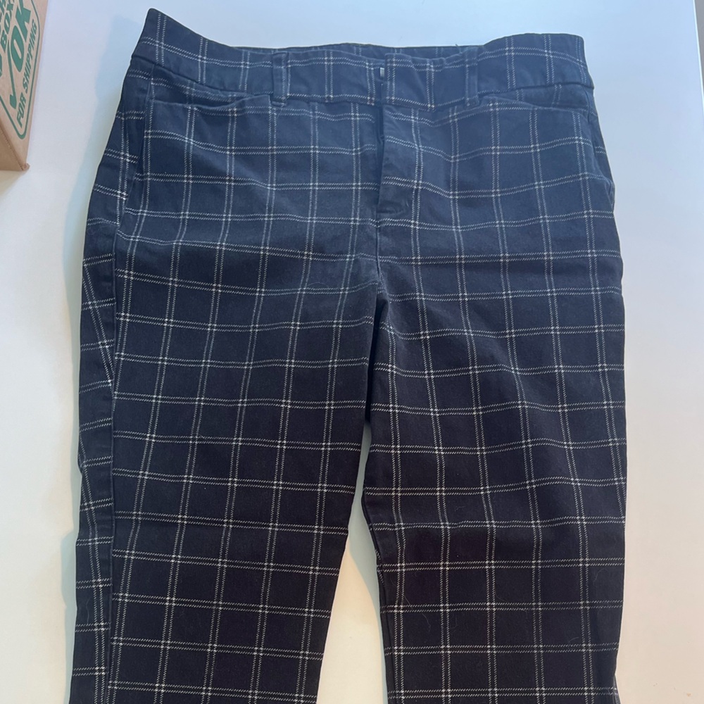 Old Navy Black and White Plaid Pixie Pants